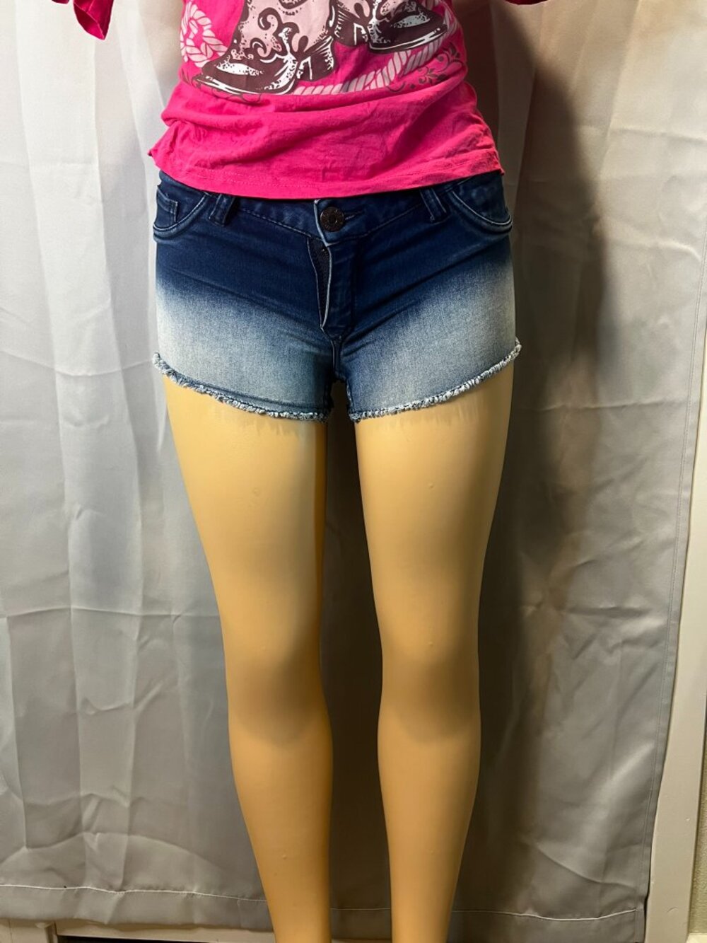 🌸 Flip Side Reversible Denim Floral Shorts - Junior Size 3 🌸 - Picture 3 of 4
